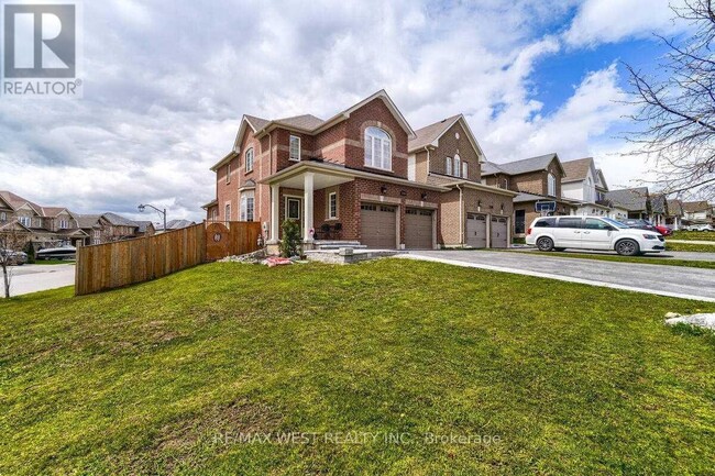 Photo du bâtiment - 1200 Langley Cir