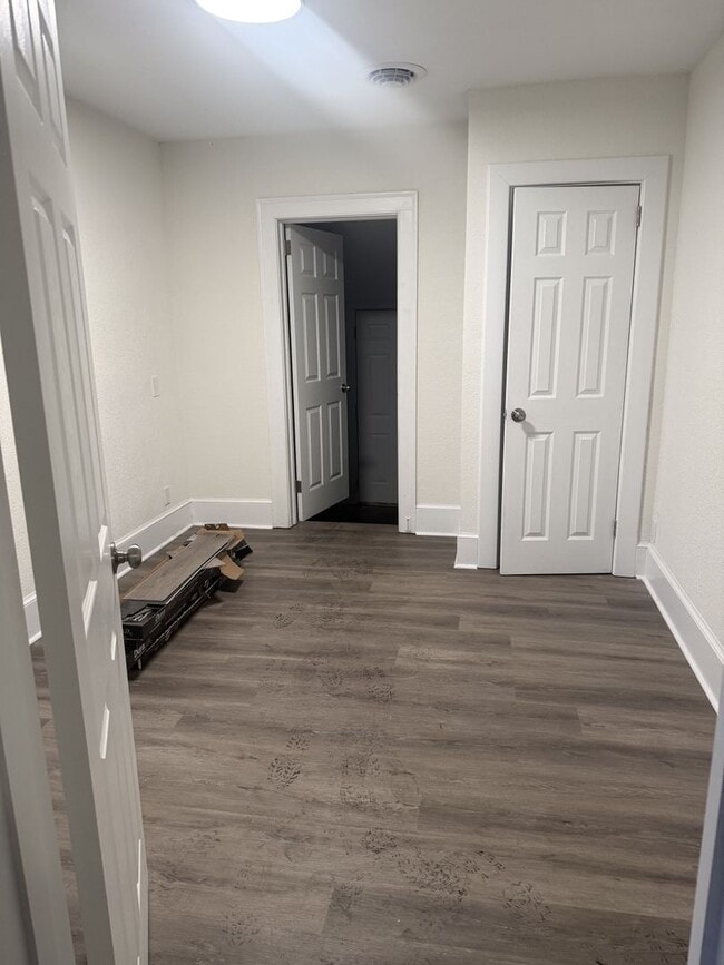 Building Photo - 840 Colonel Byrd St