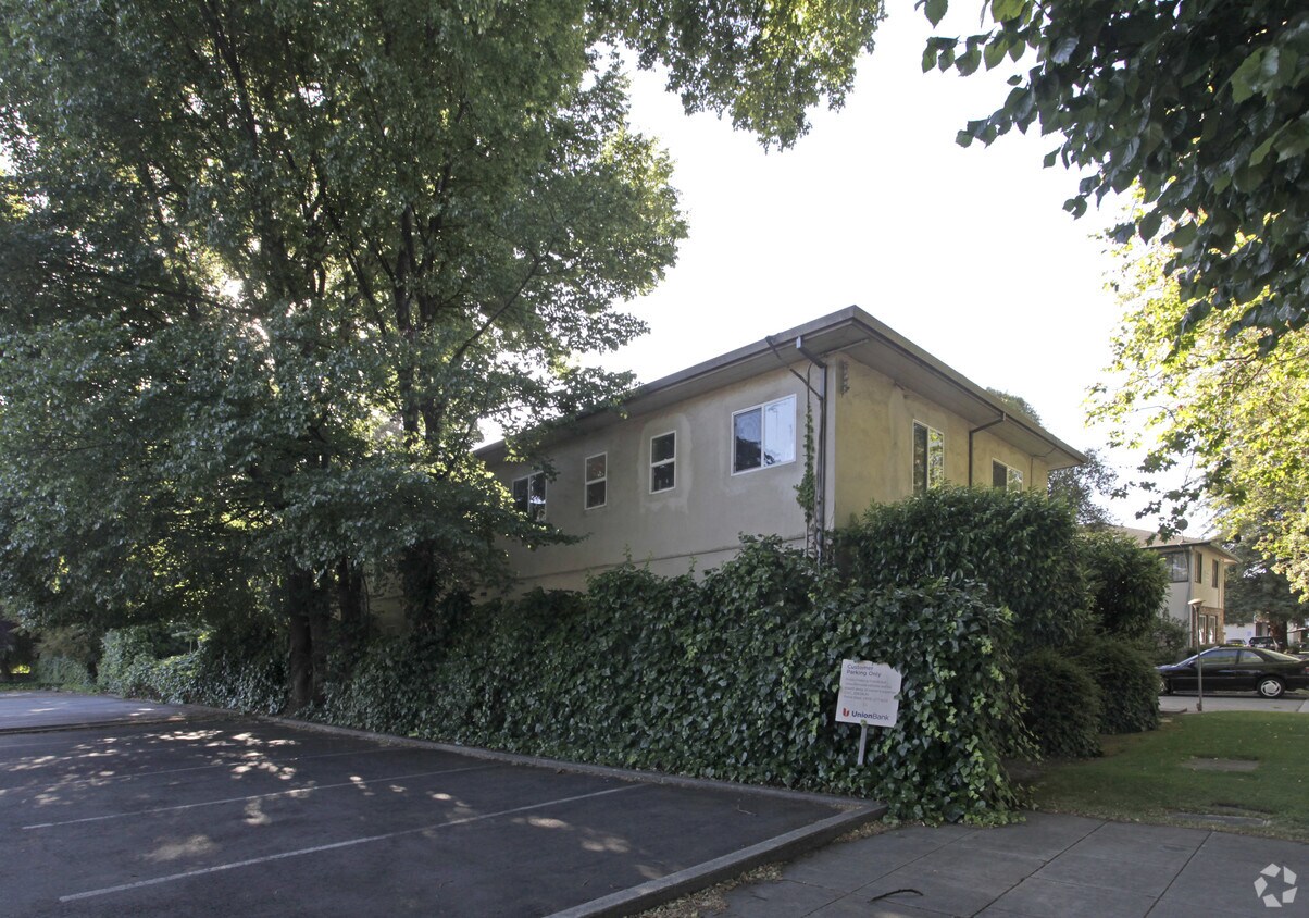 Building Photo - 954 N 1st St