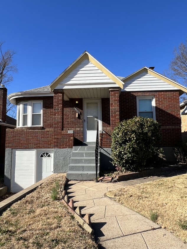 Primary Photo - 3017 Kemp Dr