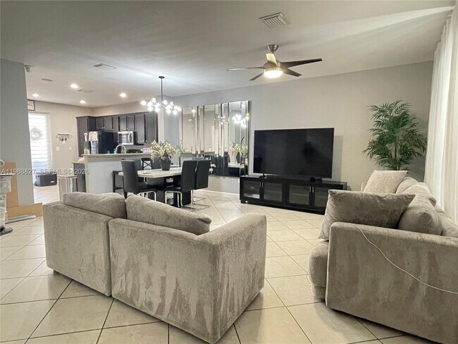 Foto del edificio - 16963 SW 92nd St