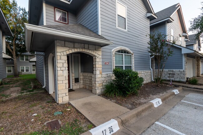 Foto del edificio - 1236 Canyon Creek Cir