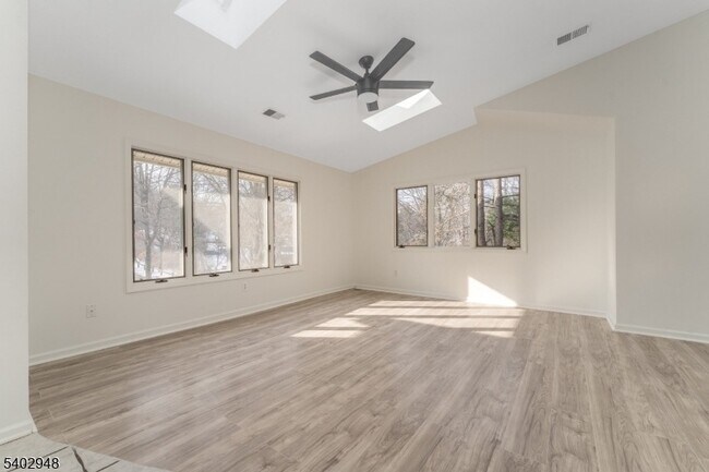 Foto del edificio - 48 Westchester Terrace