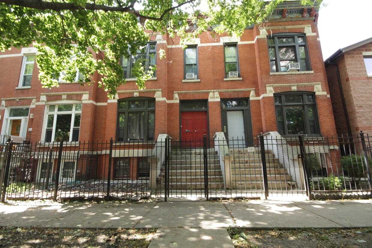 Primary Photo - 706 S Claremont Ave