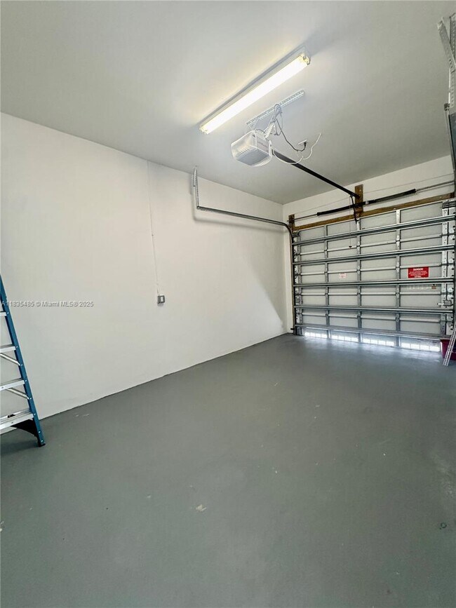 Foto del edificio - 2882 SW 37th Ct