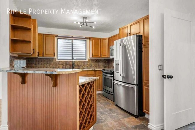 Building Photo - FIRST MONTH FREE! AMAZING 2 BEDS/2 BATHS M...