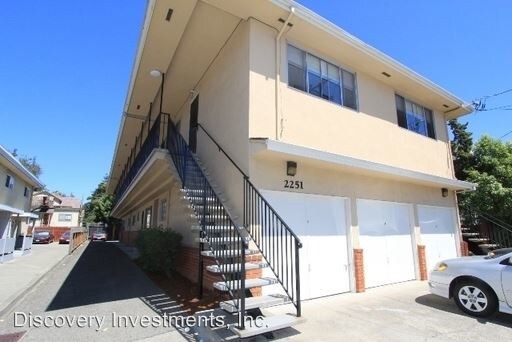 Foto principal - 2251 Clinton Ave