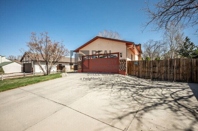 Building Photo - 4314 Blueflax Dr