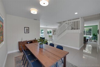 Building Photo - 1070 Bluewood Terrace