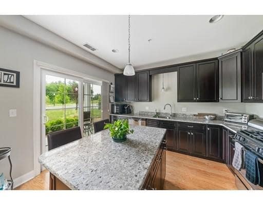 Building Photo - 15 Sconset Way