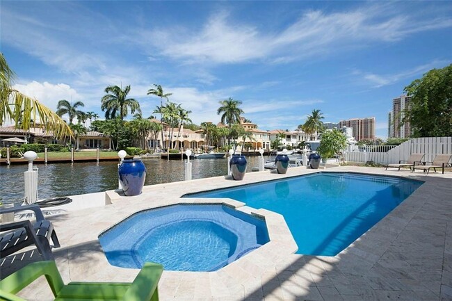 Building Photo - 2615 E Las Olas Blvd