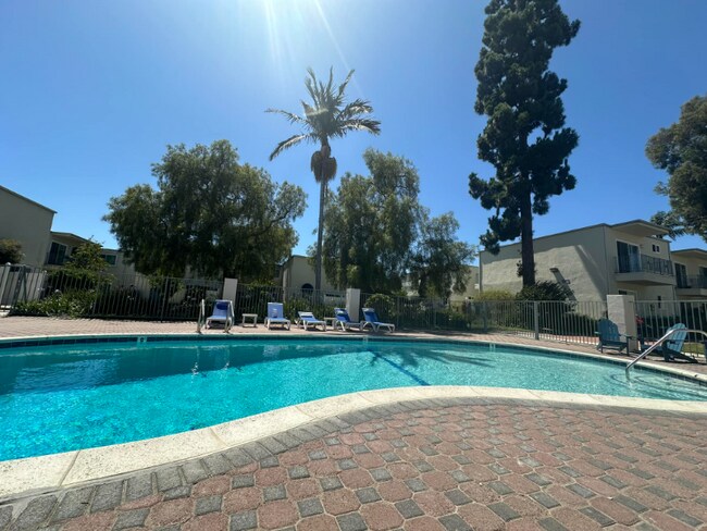 Foto del edificio - 5480 Aurora Dr