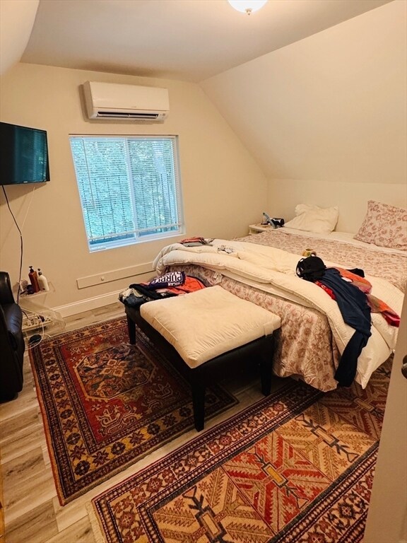 Foto del edificio - 136 Academy Hill Rd