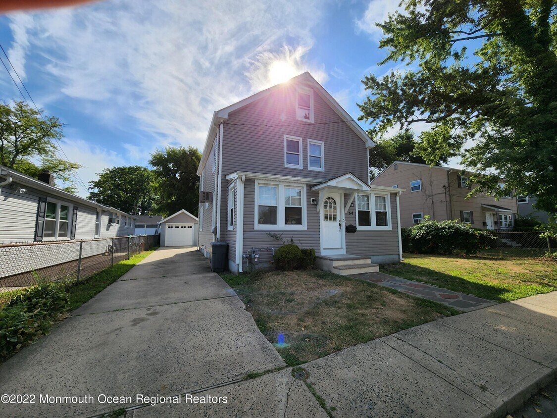 Primary Photo - 64 Willis Ave
