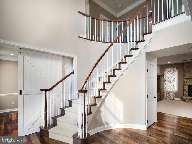 Building Photo - 3803 Woodland Dr