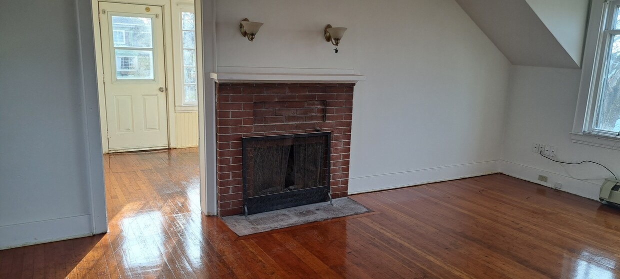 Primary Photo - 20 Dunnedin Ln