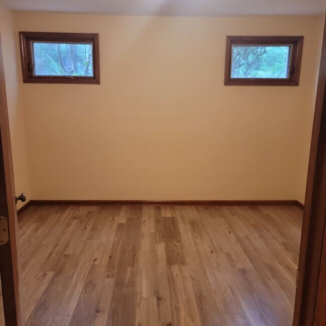 Building Photo - Beautiful Property Located in Seven Lakes near Pinehurst! Located on the Golf Course with Amazing...