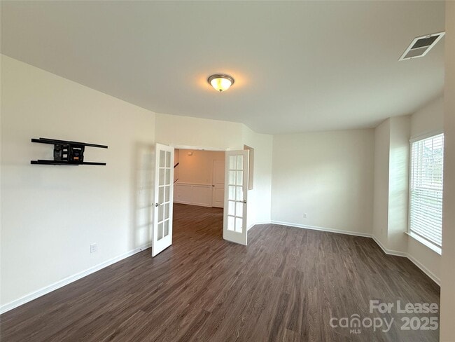 Building Photo - 14929 Baldridge Dr