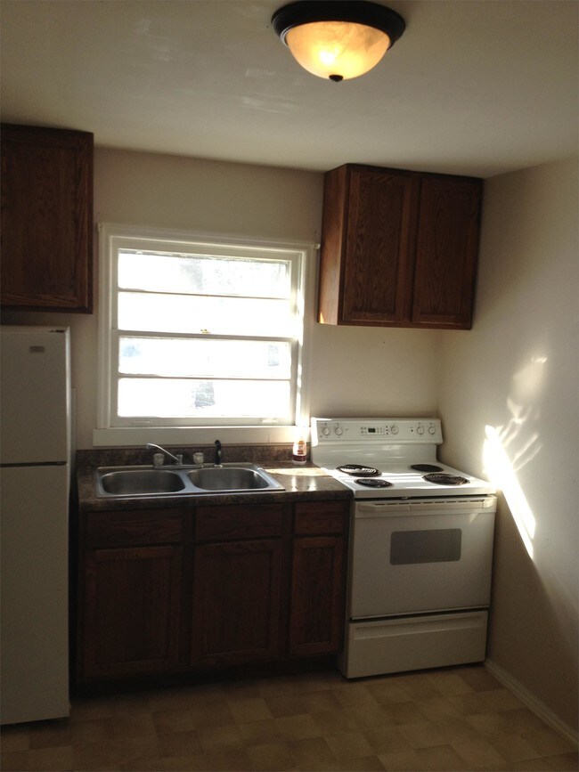 Building Photo - 407 S 28th St