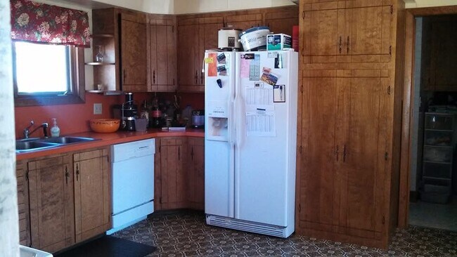 Foto del edificio - Spacious, Family Friendly, In-Town Home