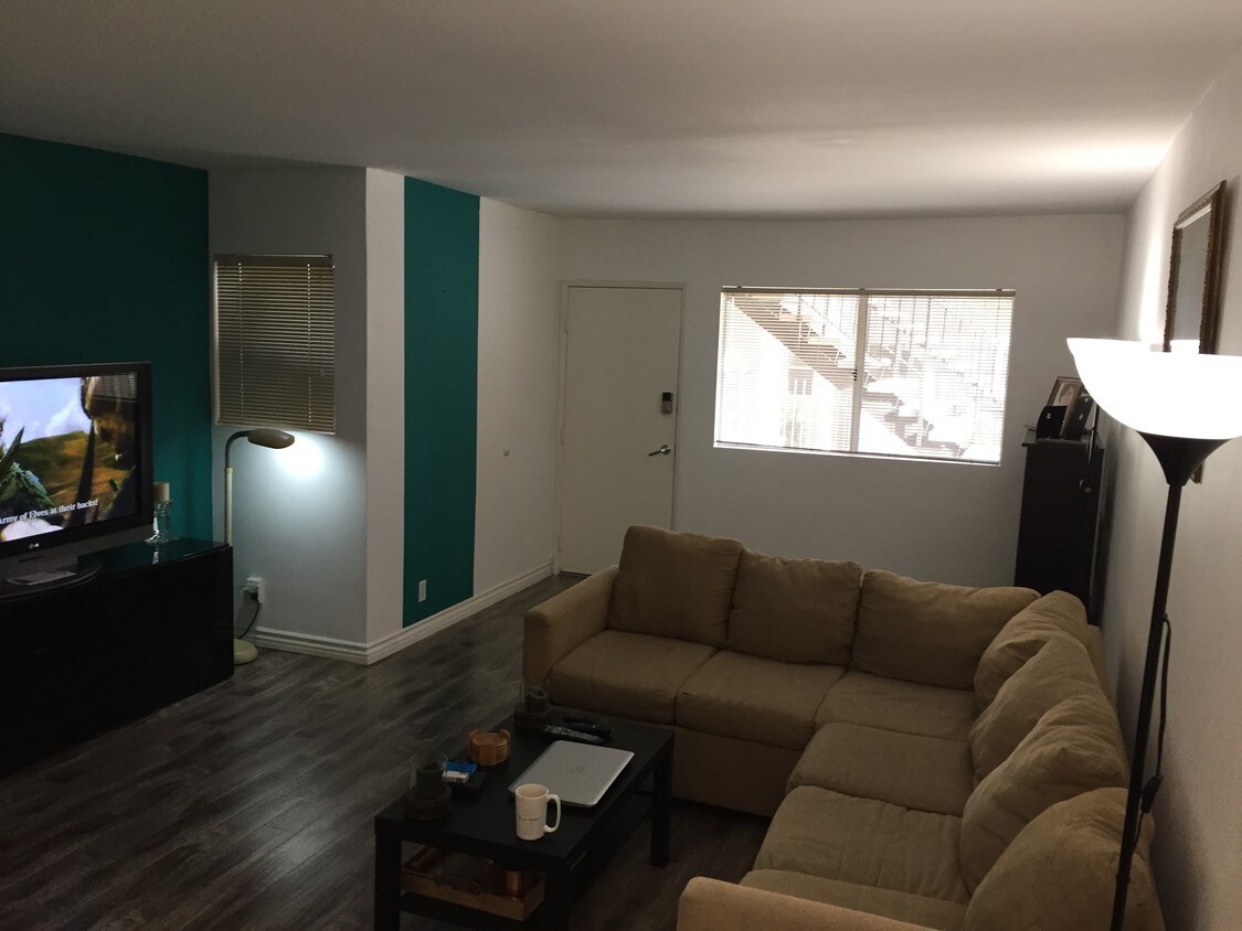 809 Westmount Dr, West Hollywood, CA 90069 Apartments in West