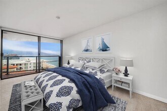 Building Photo - 531 Esplanade