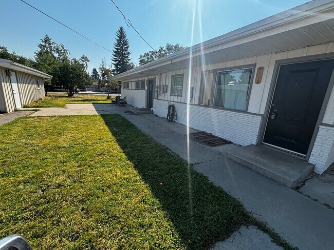 Foto del edificio - 4011 Buckley Pl