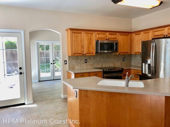 Building Photo - 4 br, 2.5 bath House - 9292 N. Bayford St.