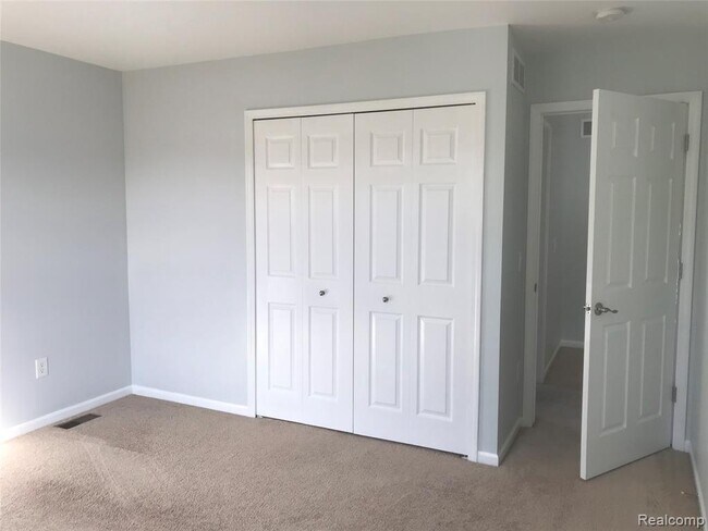 Building Photo - 13143 Torry Pines Ct