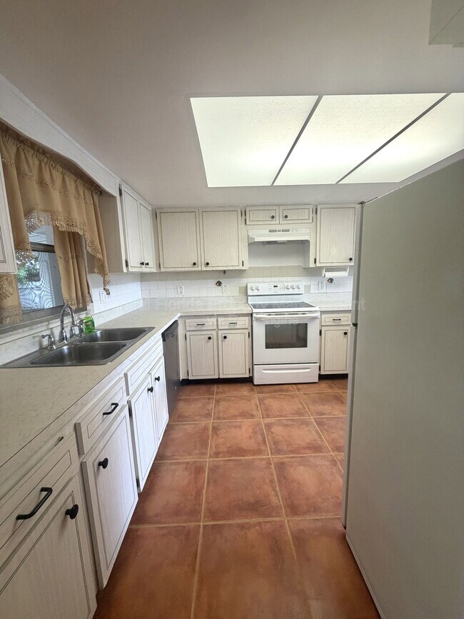 Foto del edificio - 7010 Ironwood Dr