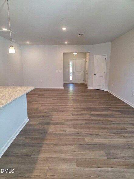 Foto del edificio - 242 Broomside Ave