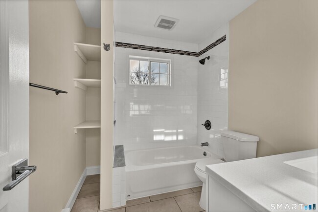 Building Photo - 113 Park Ave