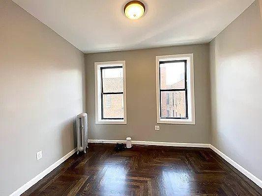 Foto del edificio - 2 bedroom in BRONX NY 10467