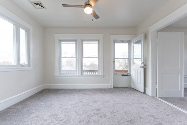 Building Photo - 643 Rathbun St