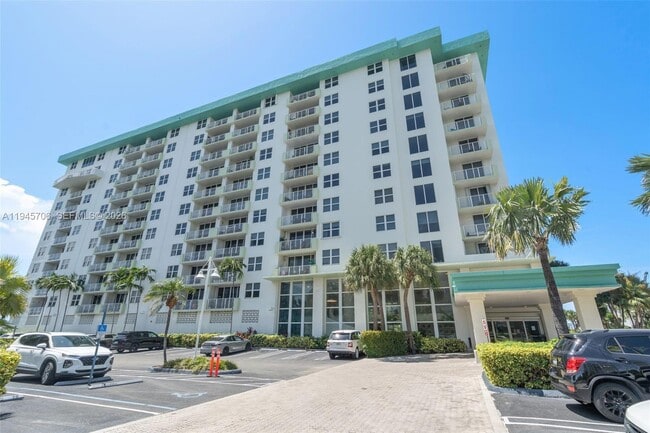 Foto del edificio - 10350 W Bay Harbor Dr