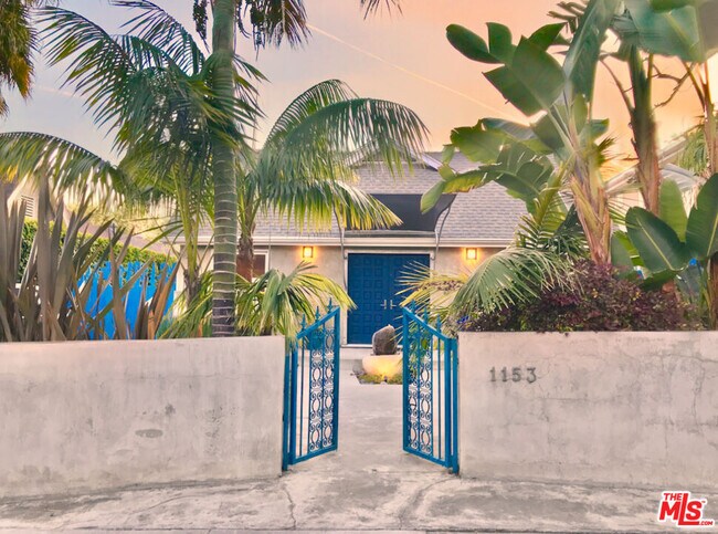 Foto del edificio - 1153 N Poinsettia Pl