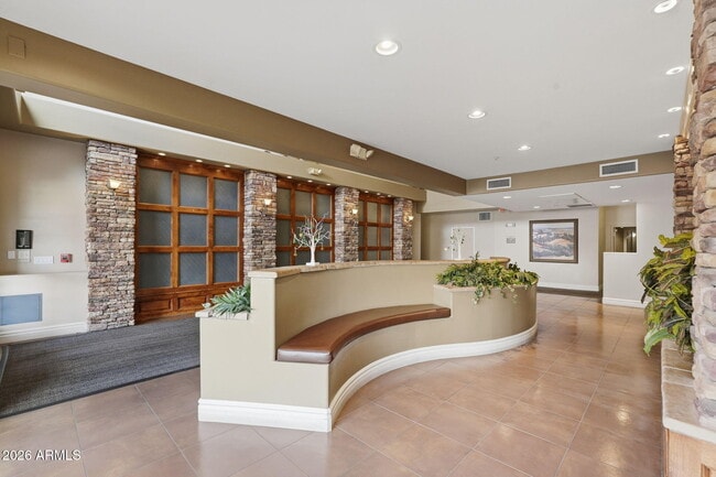 Foto del edificio - 5450 E Deer Valley Dr