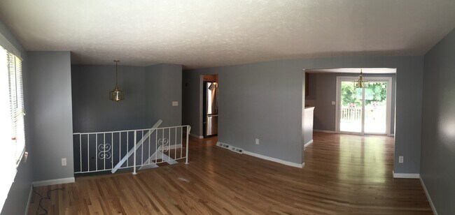 Building Photo - 9 Vine Ln