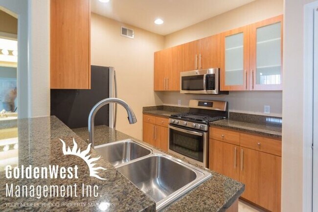 Building Photo - Luxury Resort Style 1Bdm 1Ba Condo in the ...