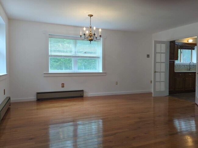 Building Photo - 285 Bromley Rd