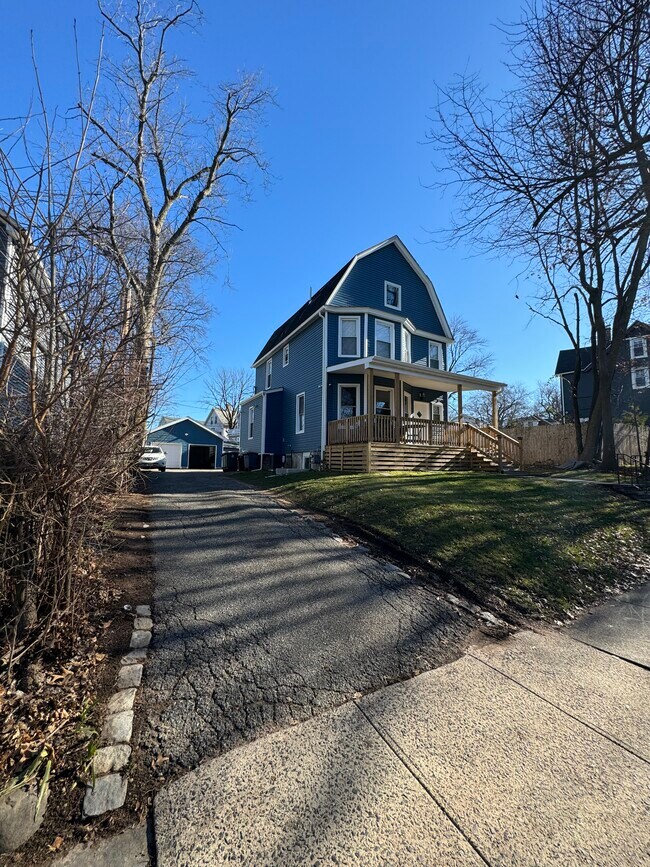 Building Photo - 217 Irvington Ave
