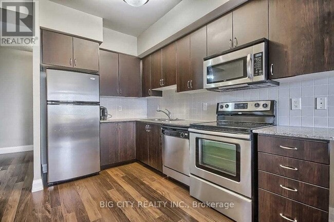 Building Photo - 1-401 De Boers Dr
