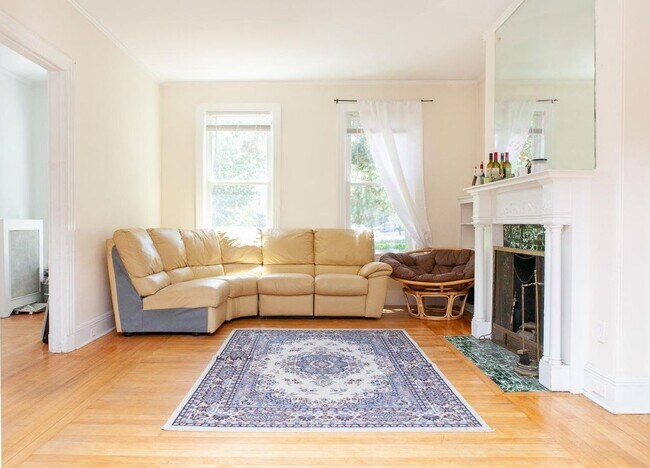 Foto del edificio - 1743 Commonwealth Ave