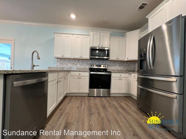 Building Photo - 4 br, 3.5 bath House - 133 Dalton Aubrey D...