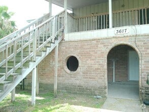 Building Photo - 3617 Crestbrook Ct
