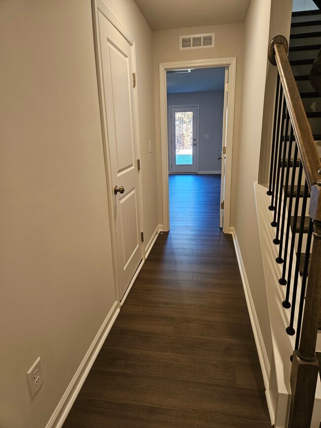 Foto del edificio - 530 Light Oak Way