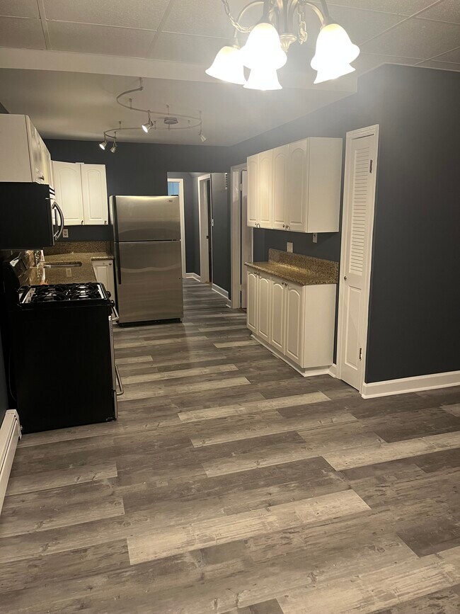 Dining/kitchen - 95 Prospect St