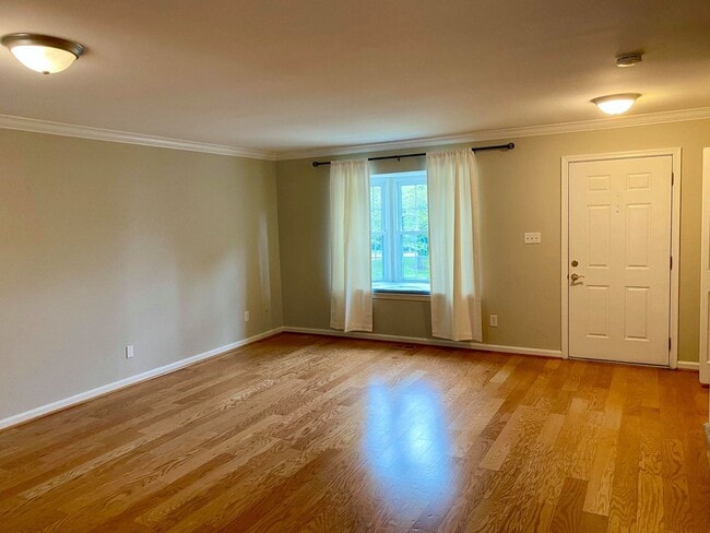 Building Photo - Spacious 3-Bedroom Townhome in Abingdon ~ ...