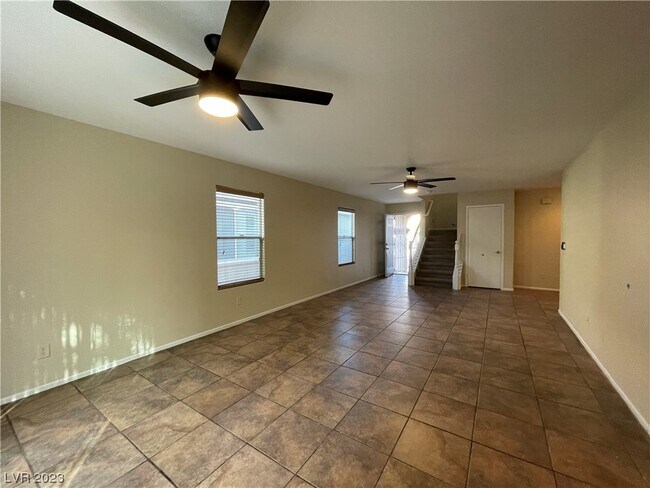 Foto del edificio - 2435 Ember Mist Ct