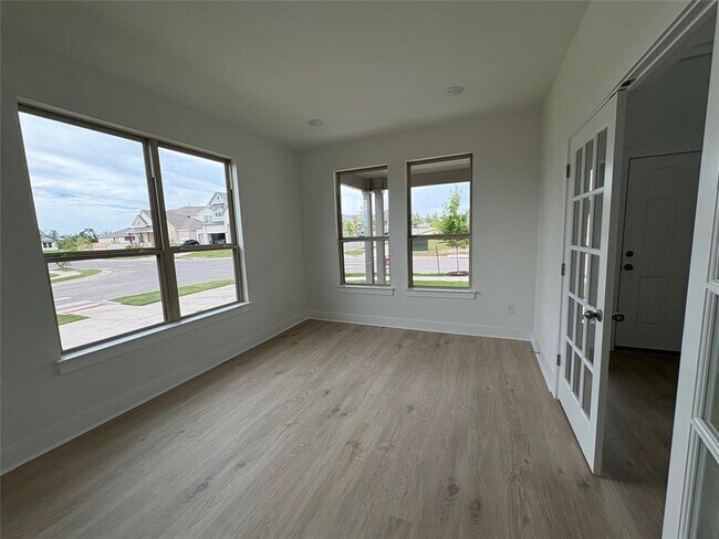 Building Photo - 400 Treadwell Ln